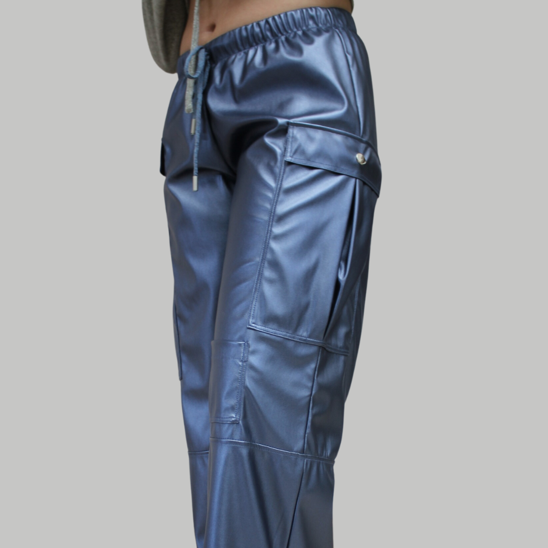 Pantalón cargo metalizado